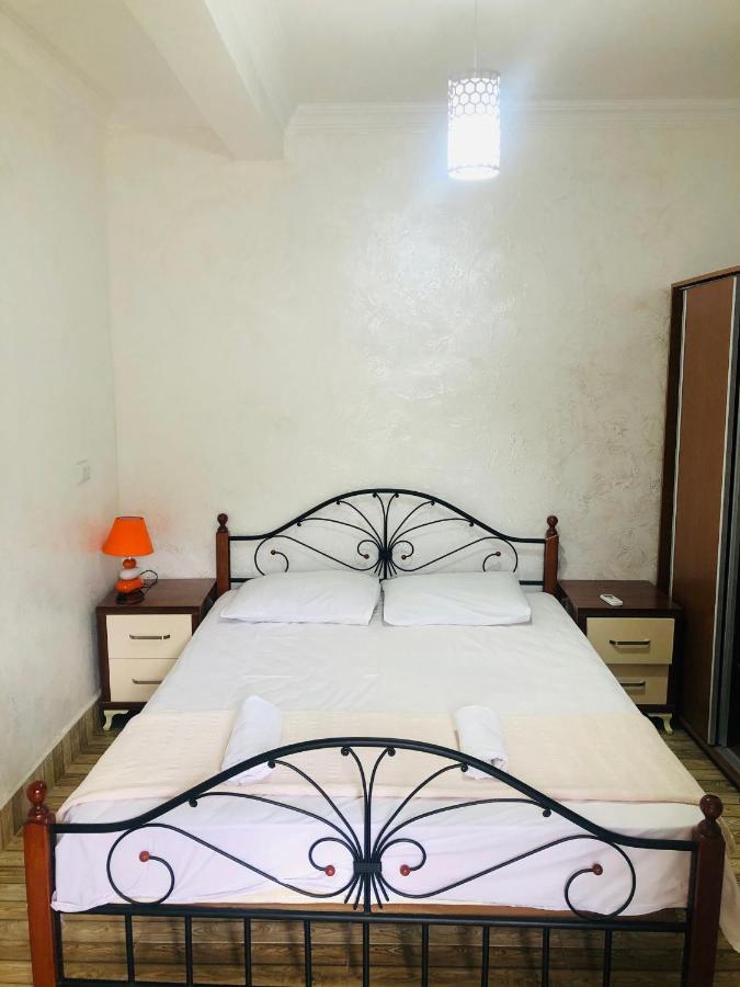 Nikas Guest House Batumi Ngoại thất bức ảnh