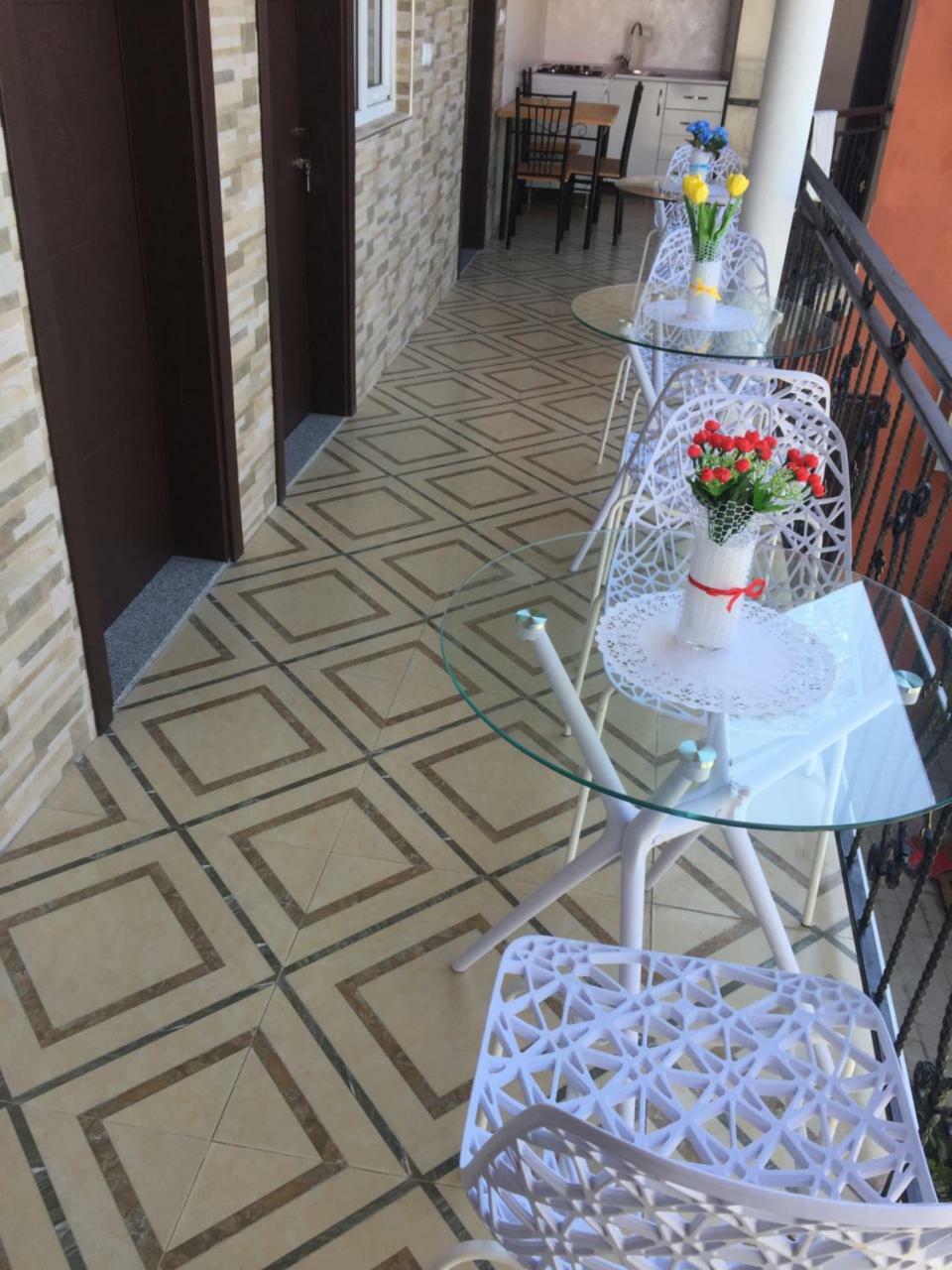 Nikas Guest House Batumi Ngoại thất bức ảnh